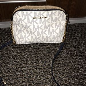 Small Michael Kohrs purse bag